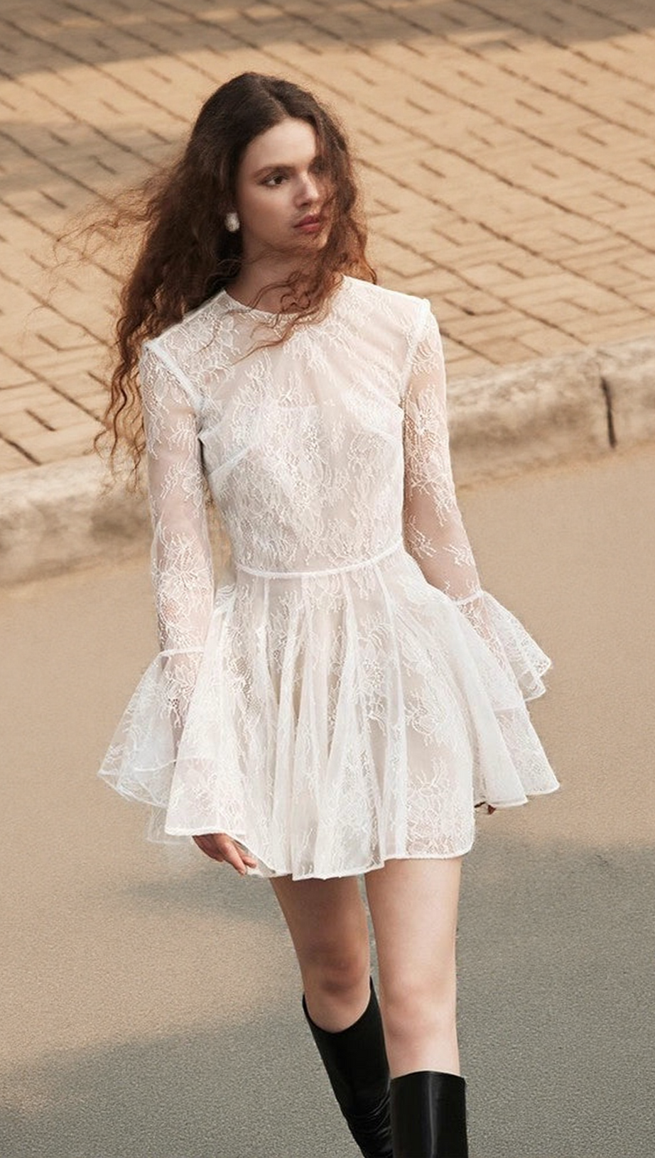 BBLYTHE TULLE LACE BACKLESS MINI DRESS IN WHITE
