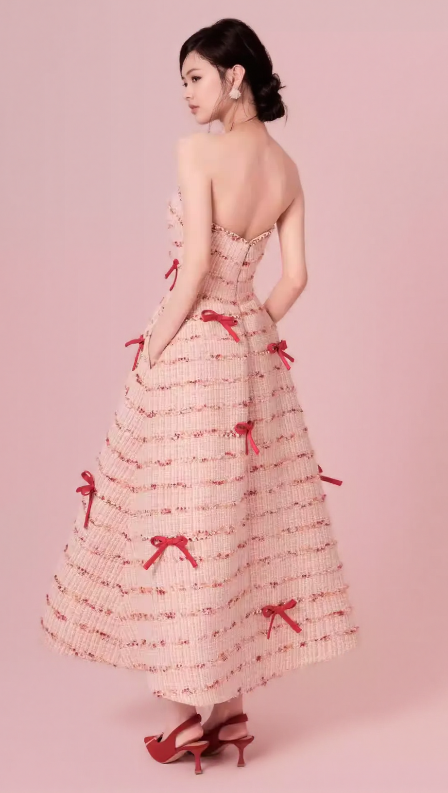 STRAPLESS BOW BEADED MIDI DRESS IN PINK