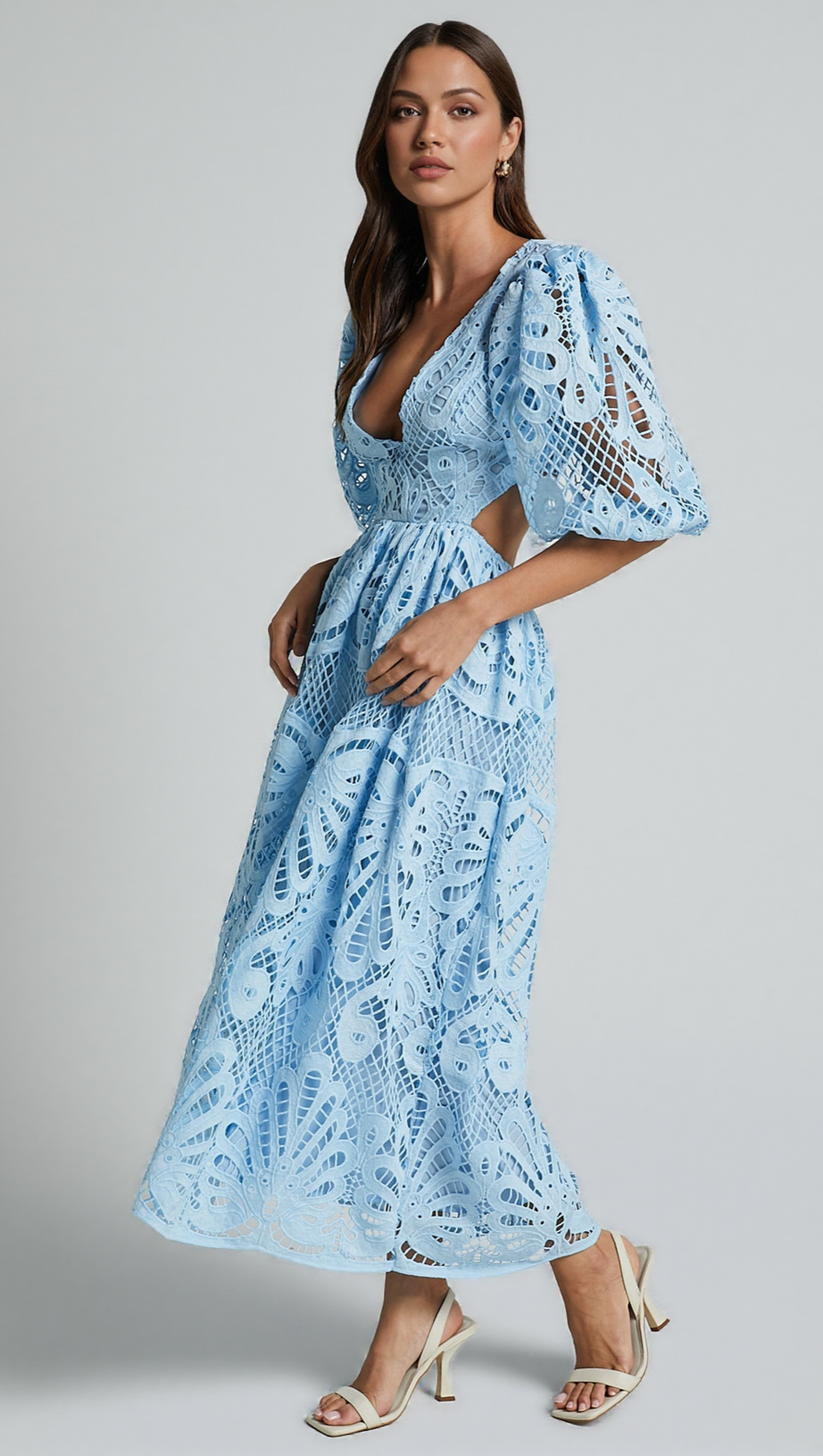 ABITO MIDI IN PIZZO CON SCOLLO A V E TAGLIO BLU