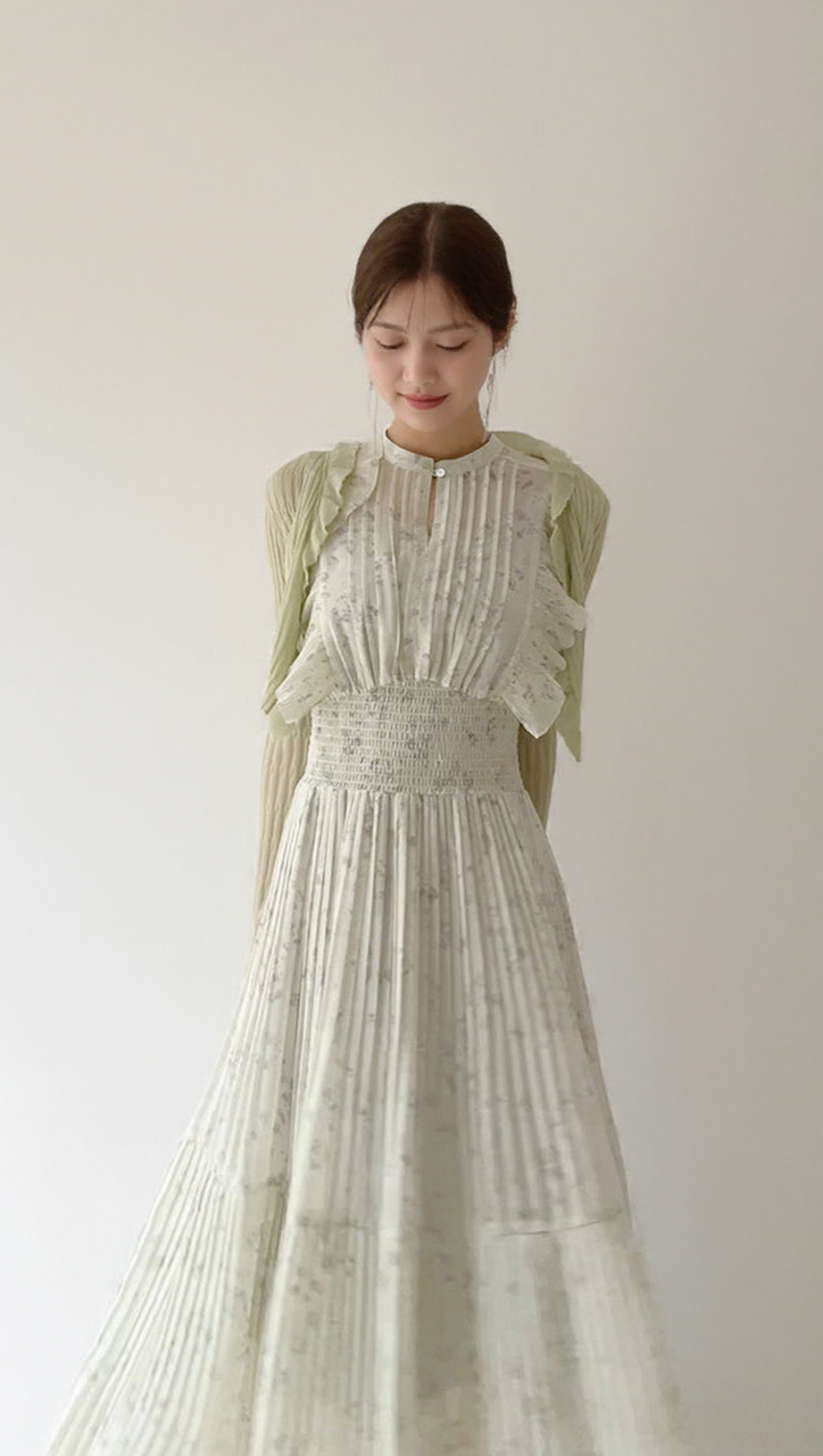 AUDREY SLEEVELESS PLEATED FLORAL MIDI DRESS IN MINT GREEN