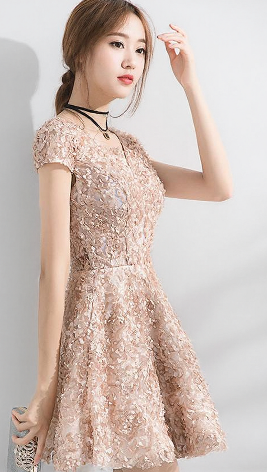 SMALL V-NECK THREE-QUARTER SLEEVE MINI DRESS