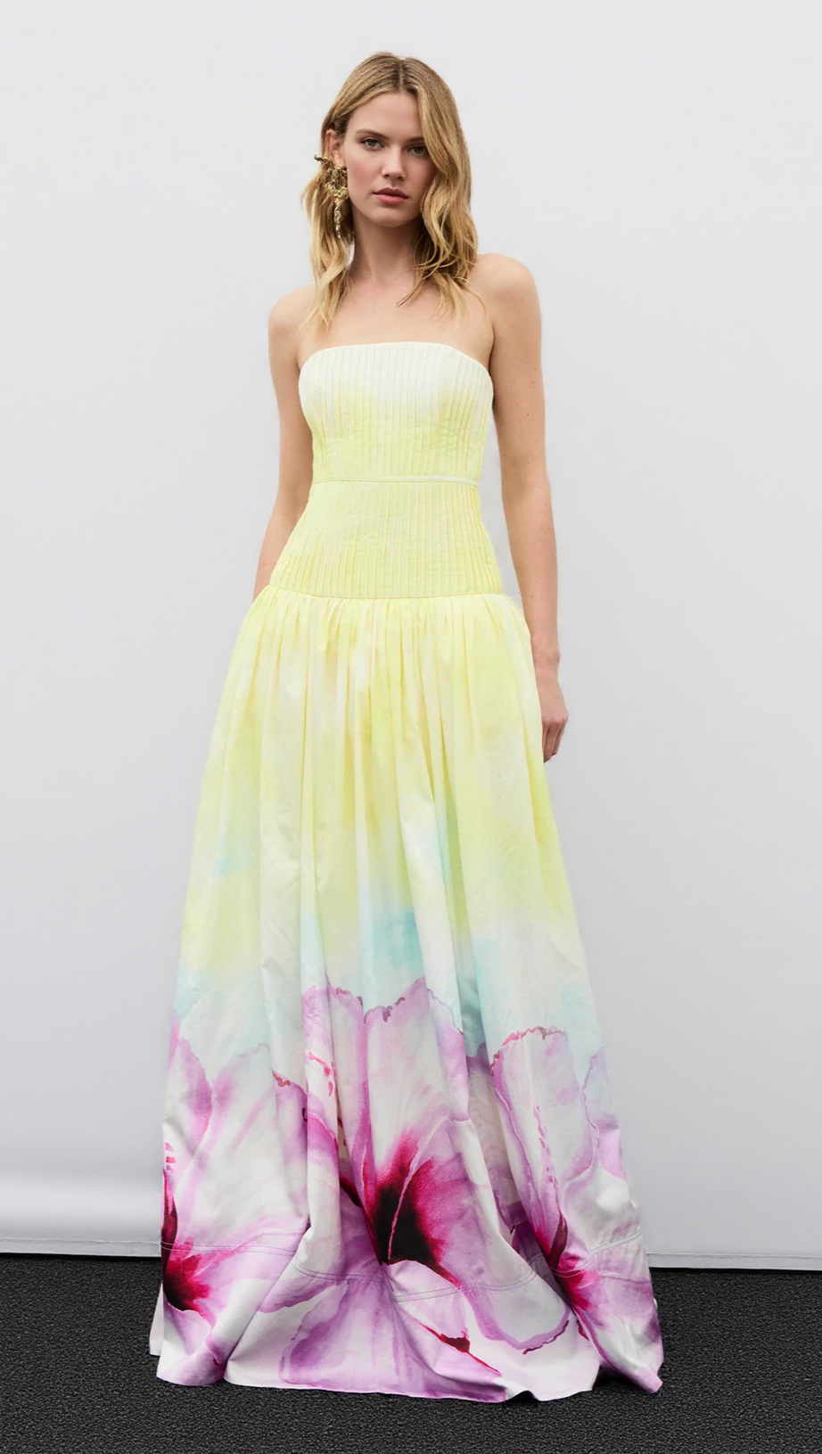 LAUREL PRINTED TUBE TOP MAXI DRESS IN GRADIENT YELLOW