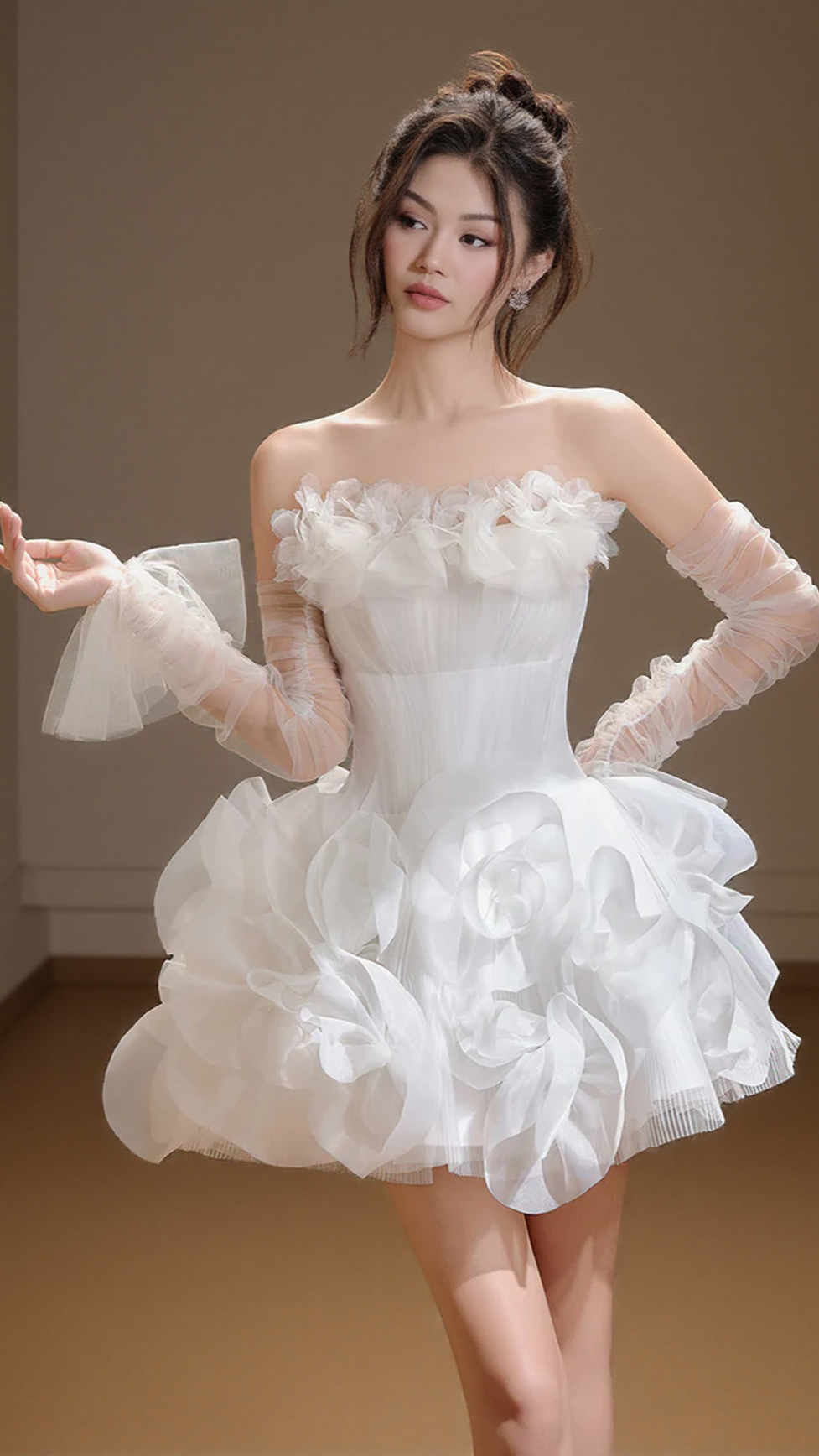 NOAH FIT AND FLARE FLOWER APPLIQUE ORGANZA MINI DRESS IN WHITE