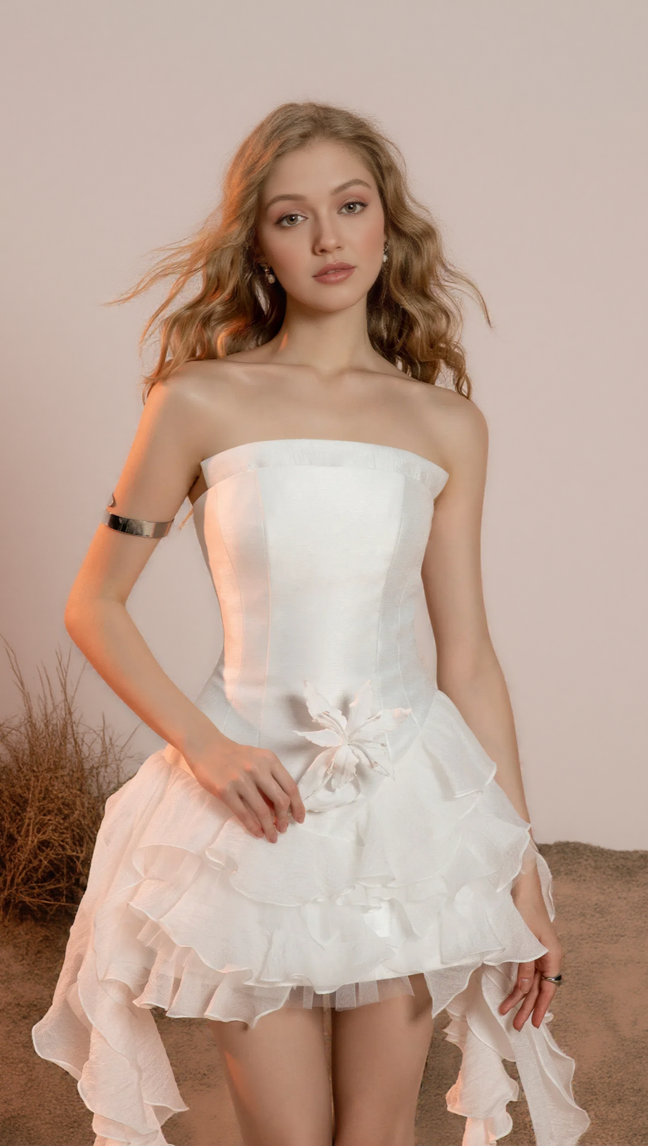 STRAPLESS RUFFLE RIBBON MINI DRESS