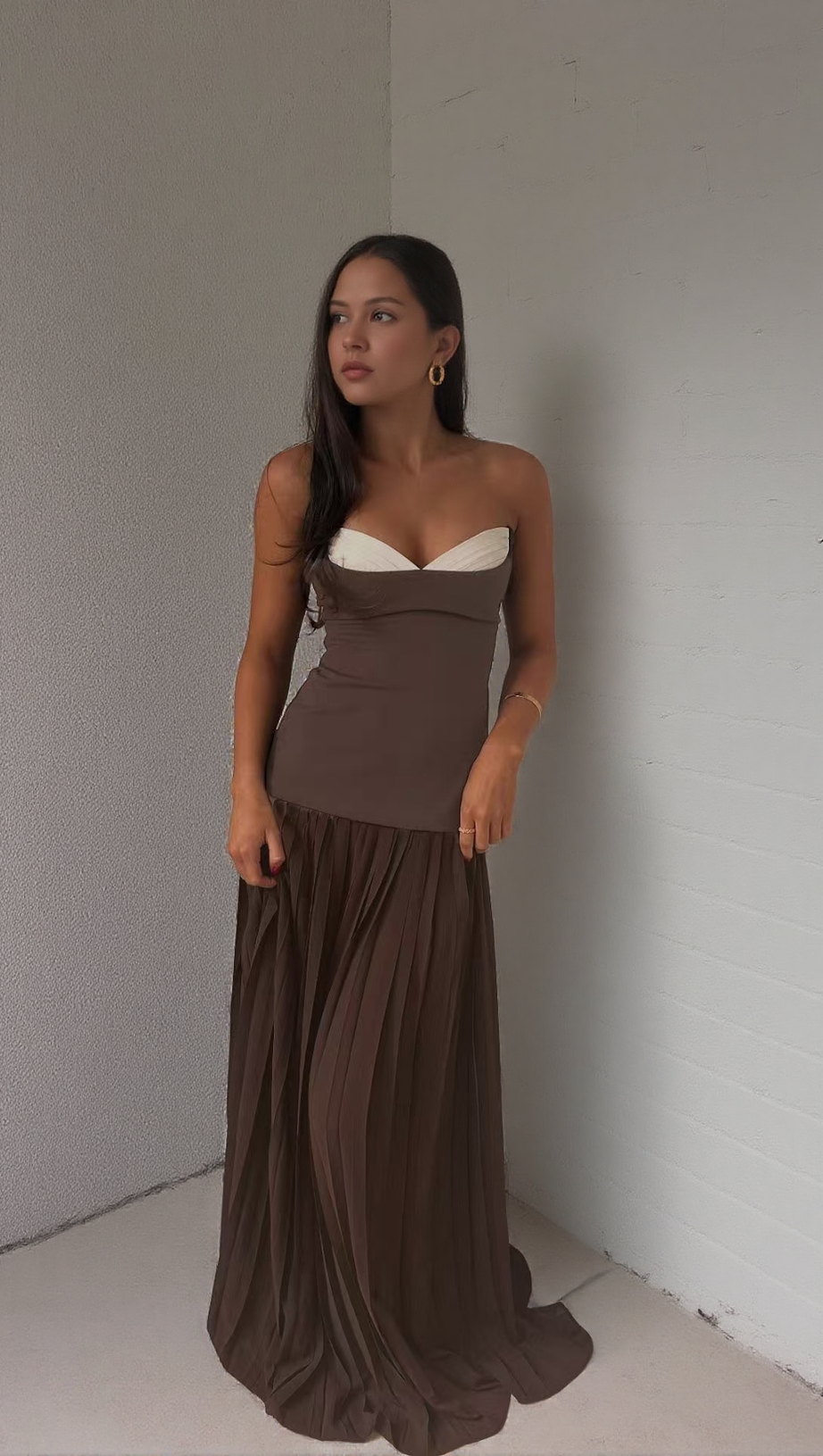 ELEGANT SWEETHEART COLOR-BLOCK BUSTIER TOP & PLEATED MAXI DRESS