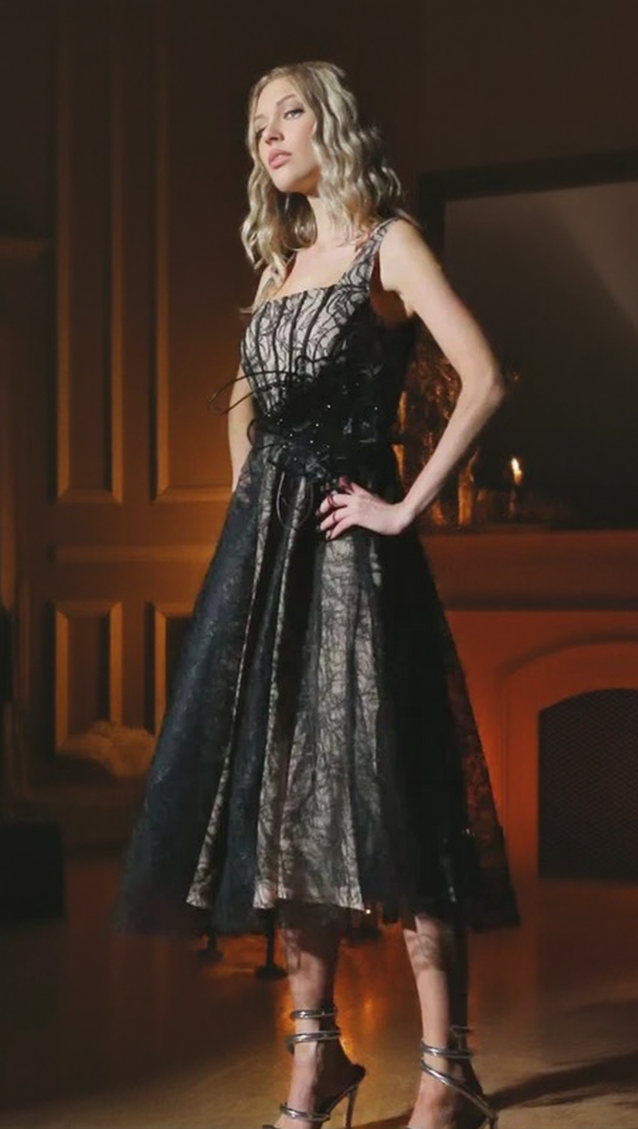 DORA 3D FLOWER SQUARE NECK LACE MIDI DRESS IN BLACK