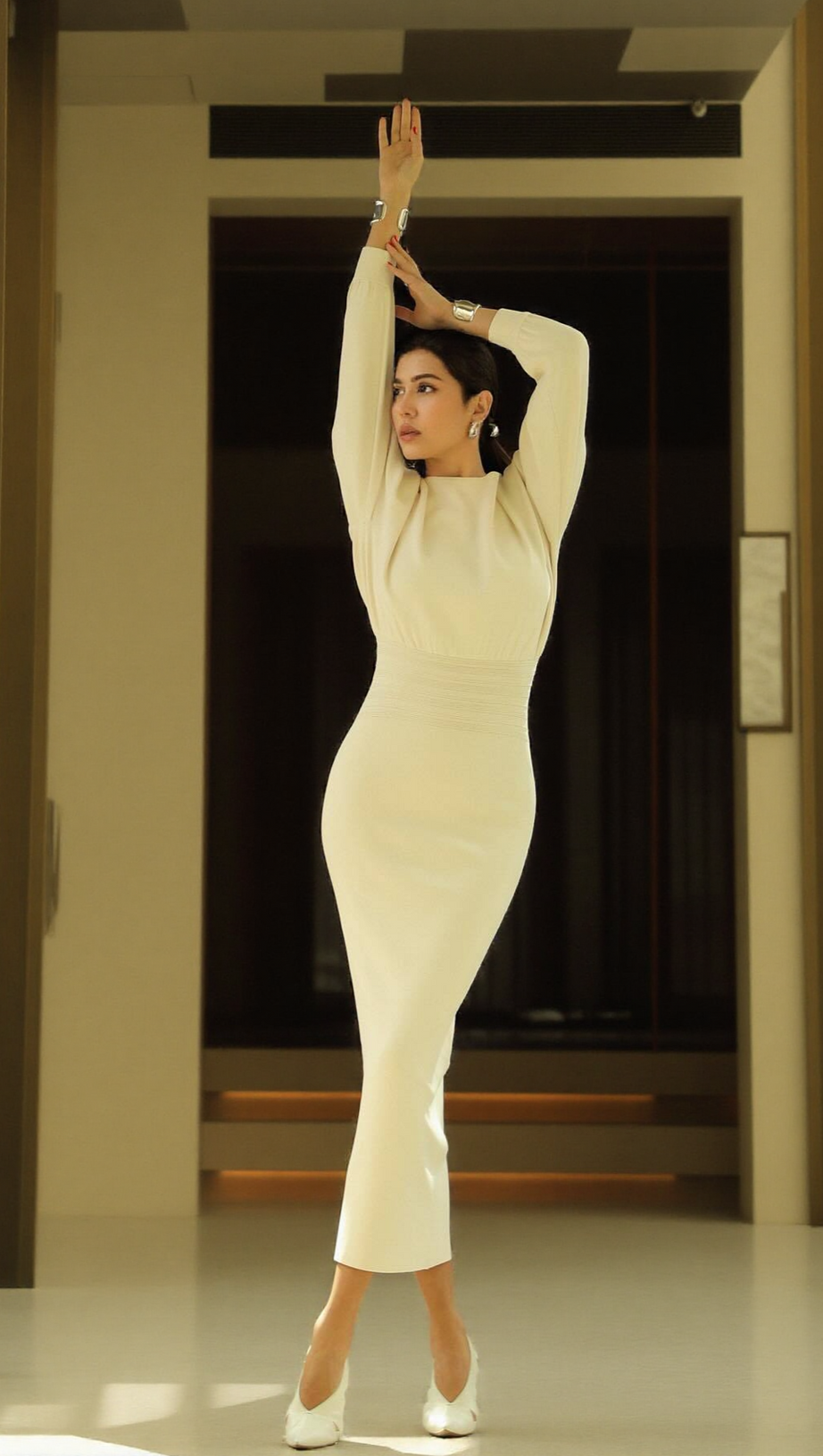 EDITH HIGH ELASTIC LONG HIP MAXI DRESS IN WHITE