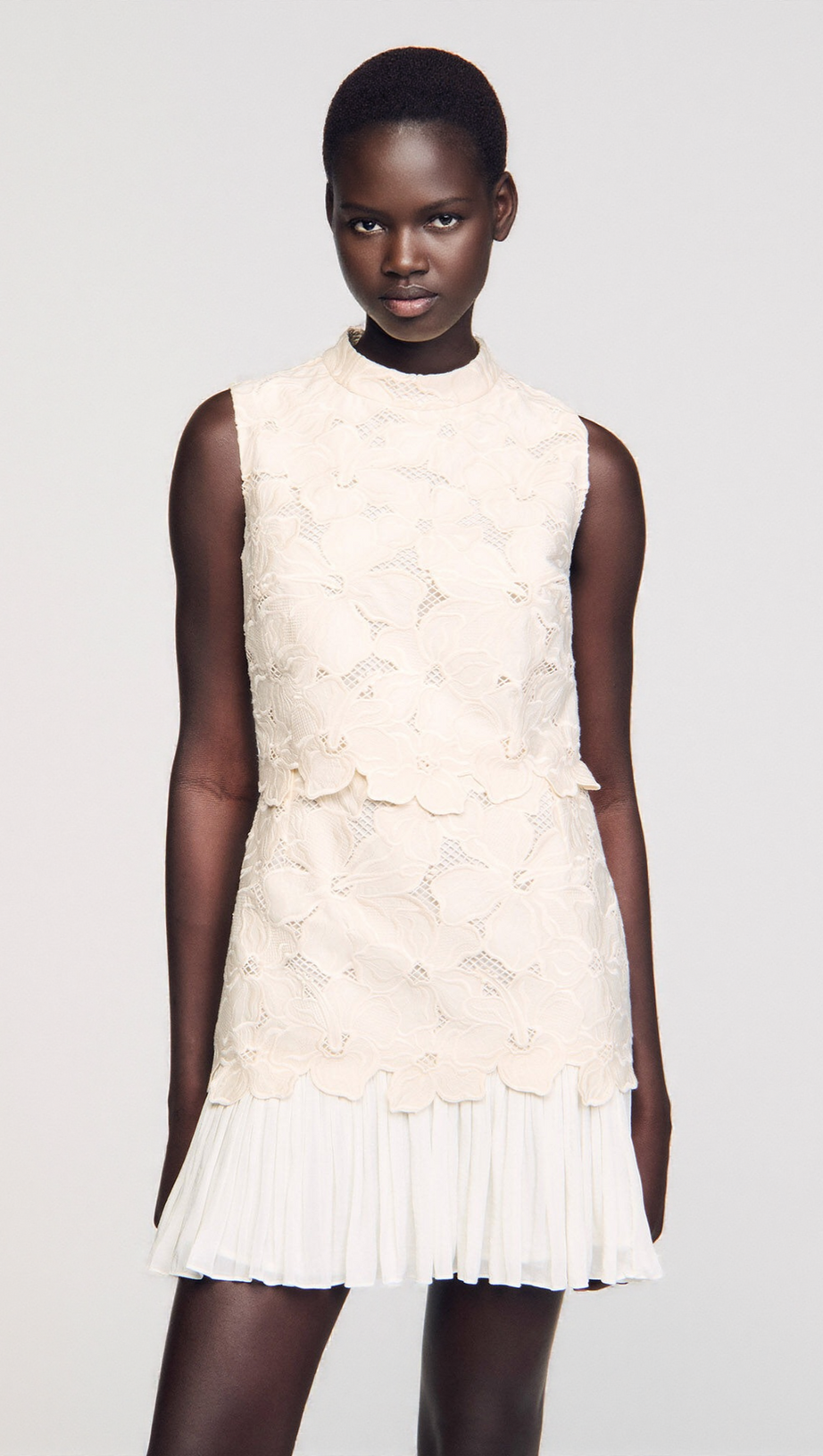 EMBROIDERY BACKLESS GUIPURE MINI DRESS IN ECUR