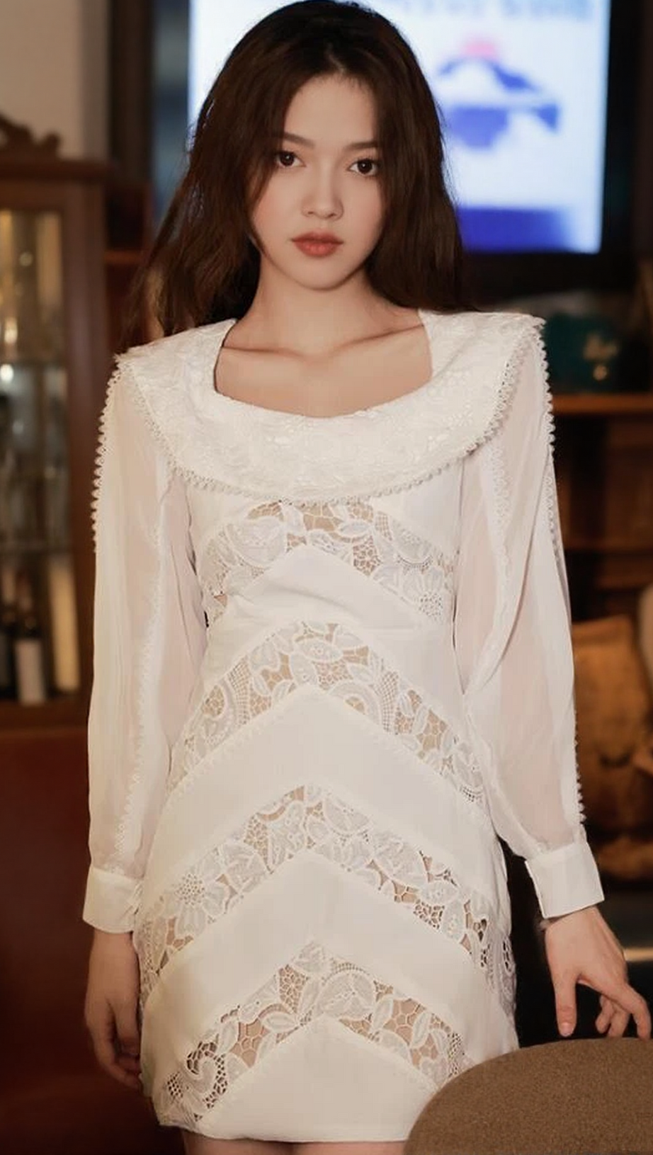 BACKLESS LACE WHITE MINI DRESS