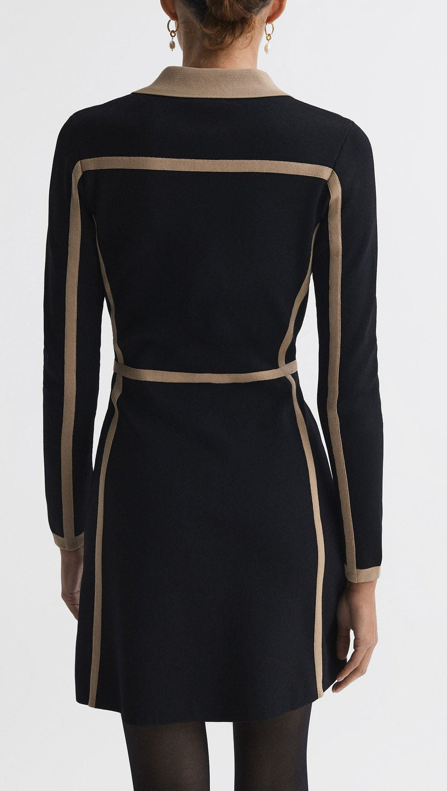 CONTRAST TRIM PRESS-STUD MINI DRESS IN BLACK/CAMEL
