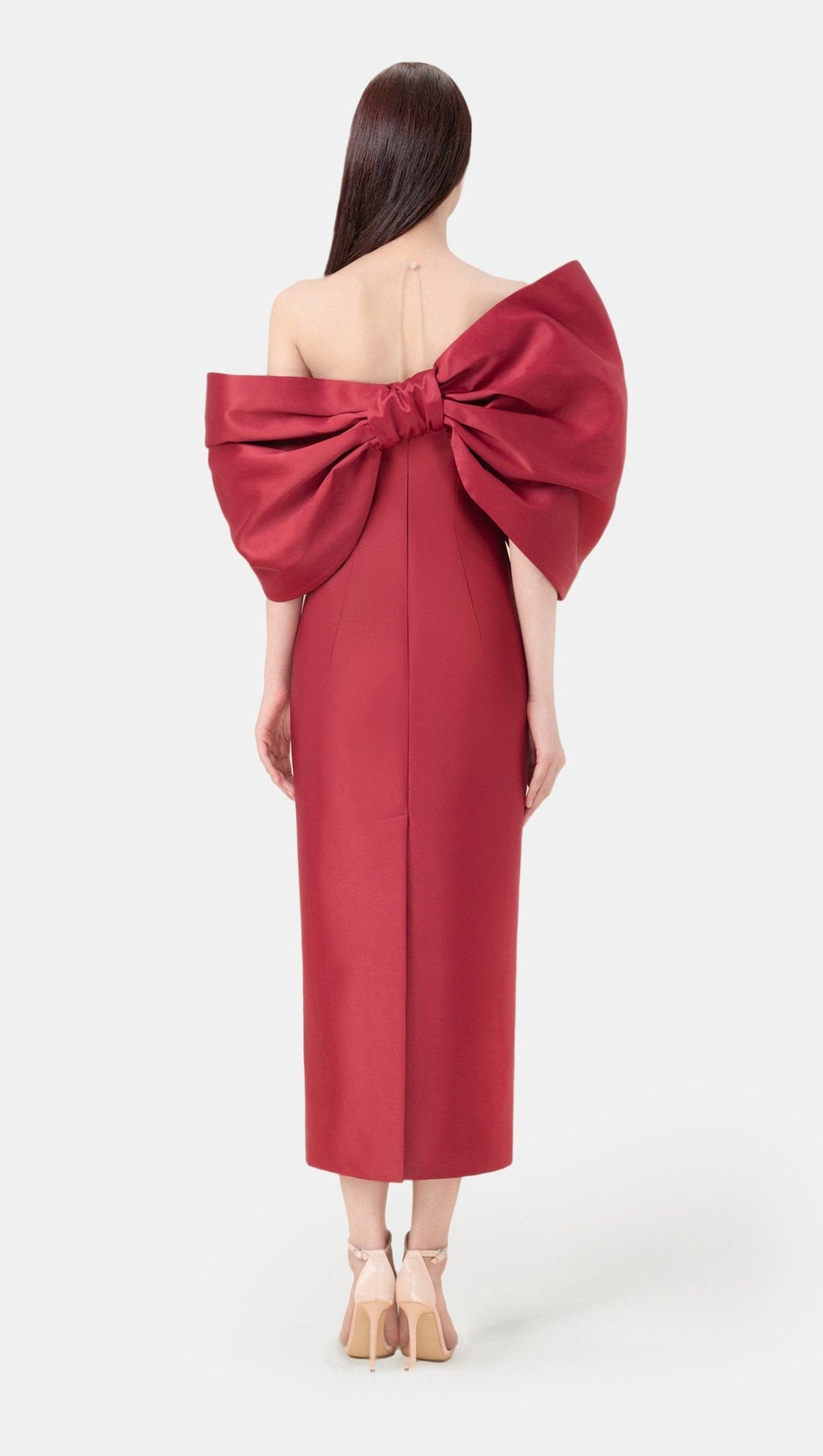 ROTES KLEID MIT GROSSER SCHLEIFE