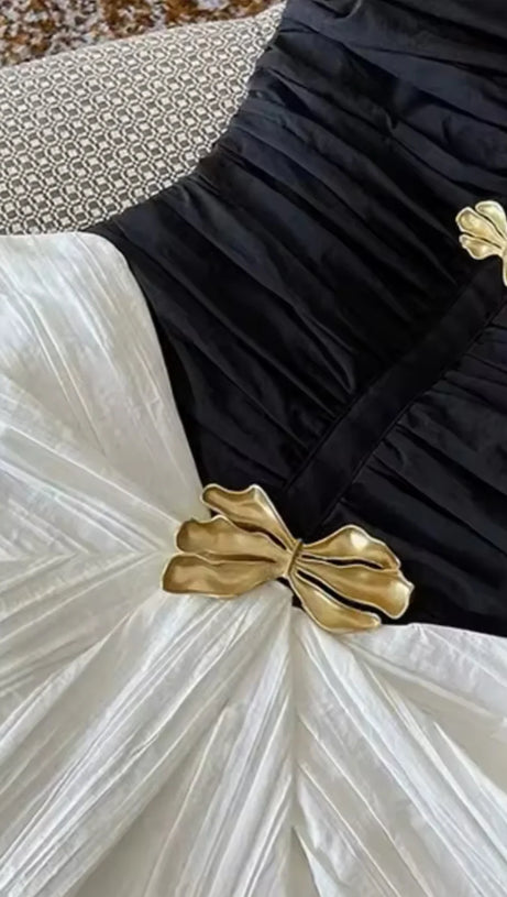 TWO-TONE BOW STRAPLESS RUCHED MINI DRESS