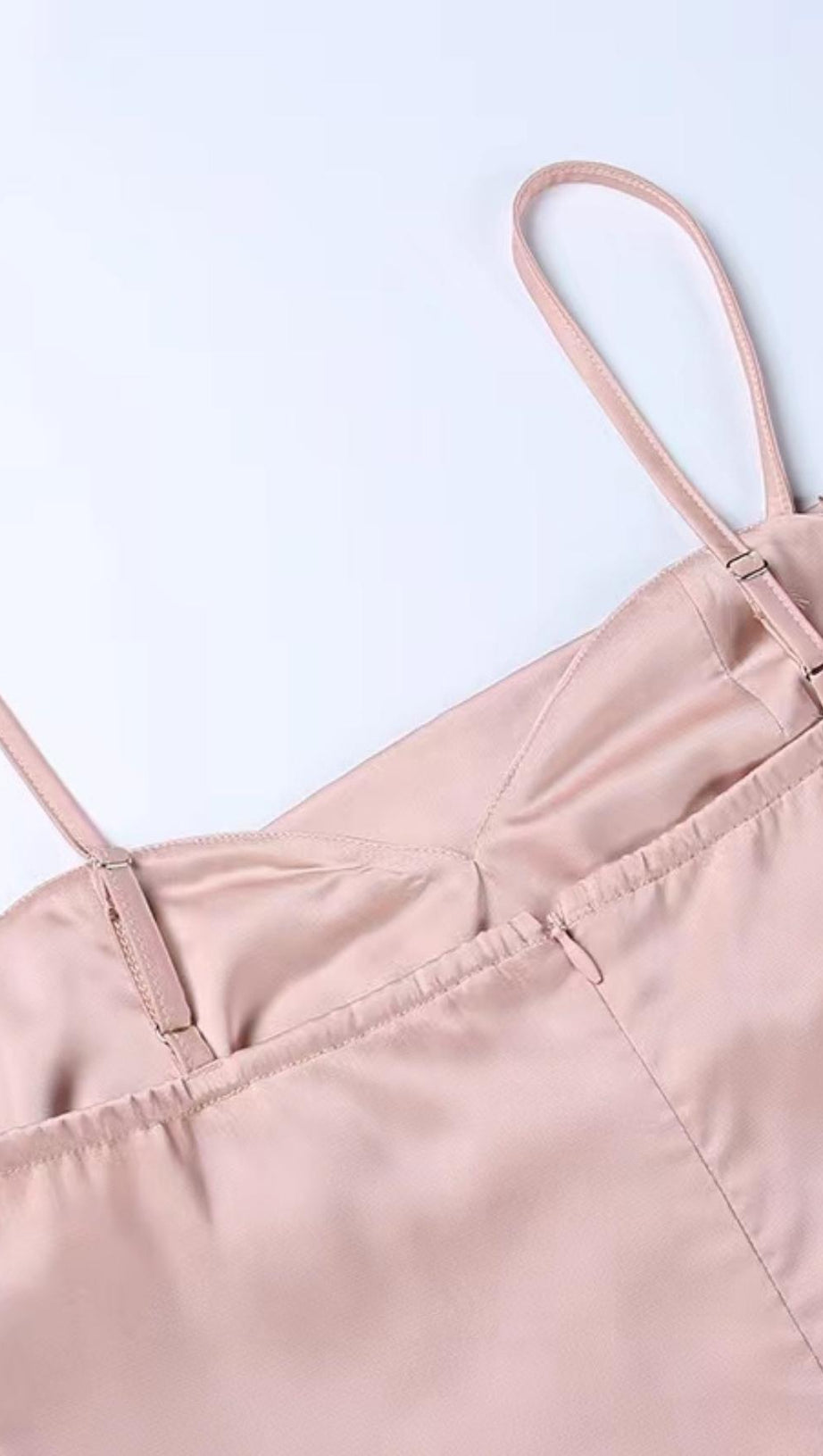 MINIKLEID MIT RAUTENRÜSCHEN IN ROSA