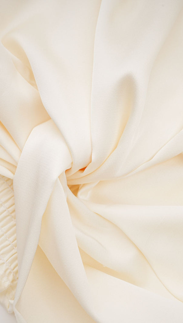 AIIZIE NOURIA WHITE FAUX-FLOWER TWIST CROPPED TOP - product image