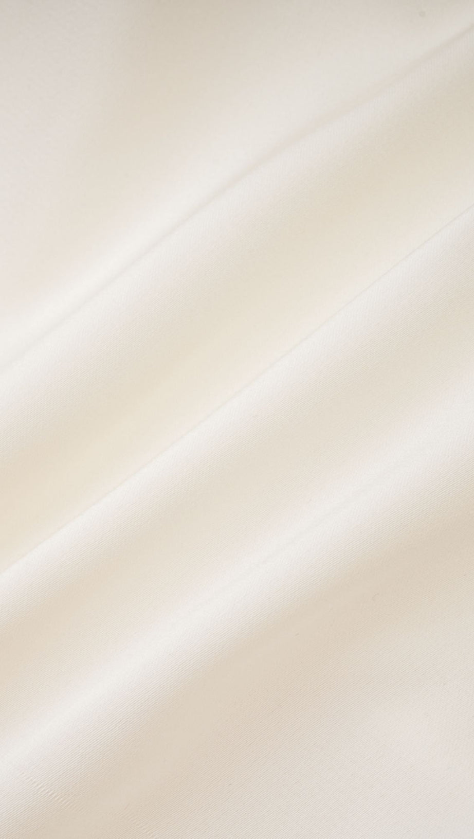 TOP CORTO CON FIORI FINTI BIANCHI NOURIA