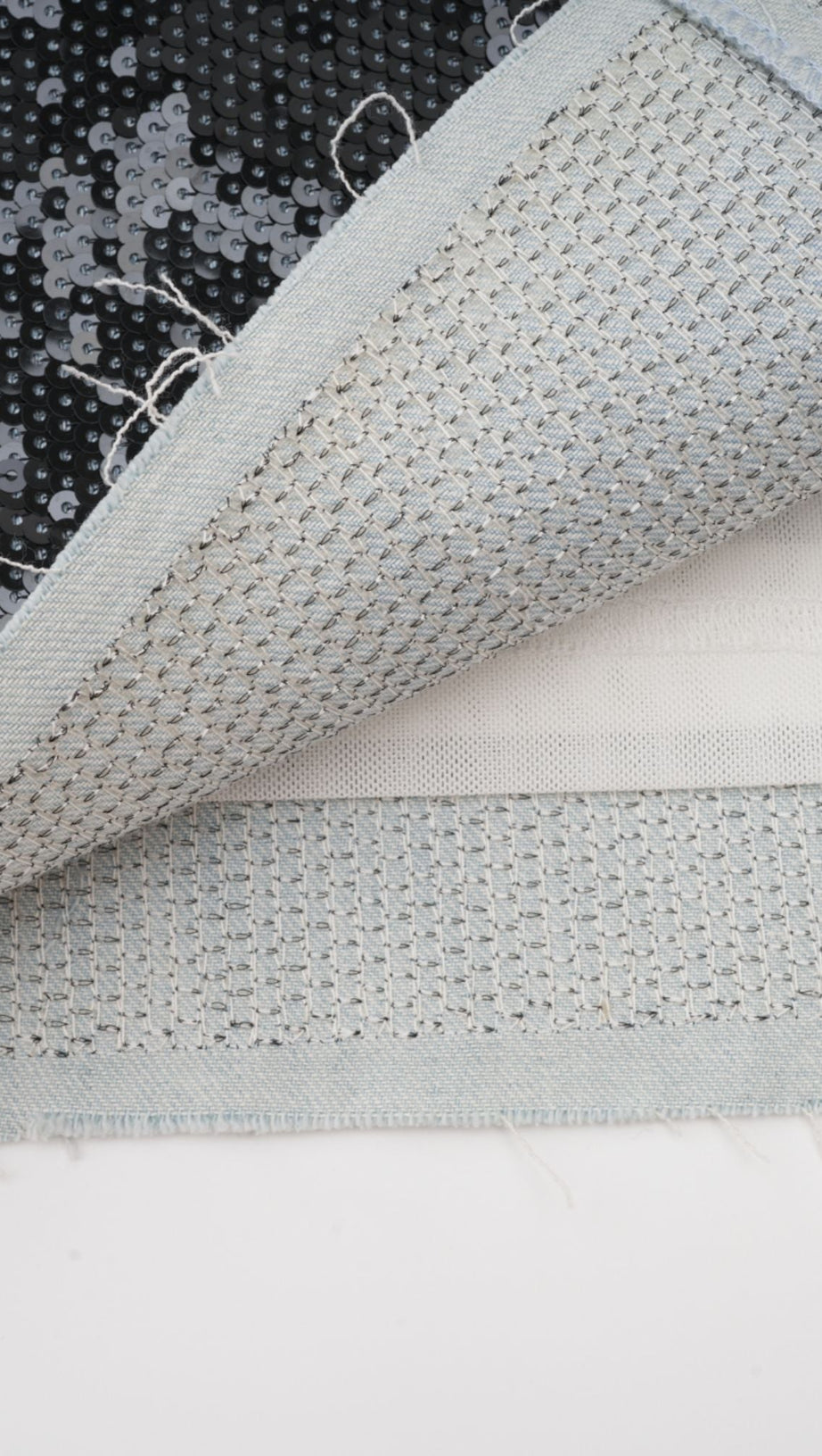 Mit Pailletten verziertes Bandeau-Minikleid von Gisèle 