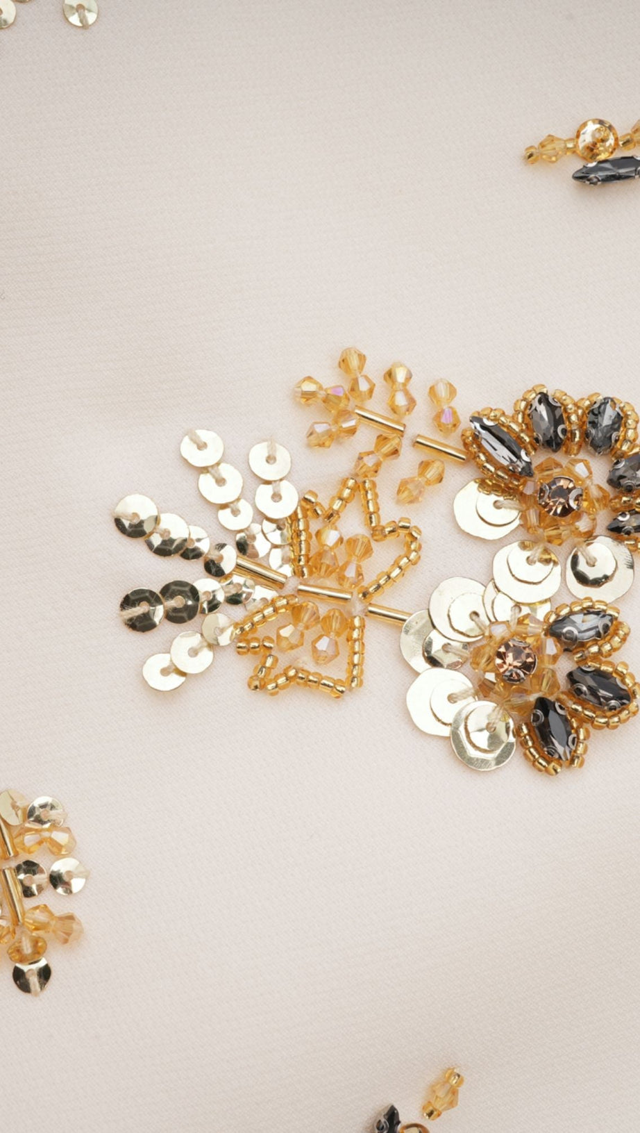 Cyrielle Minikleid mit Kristallverzierung 