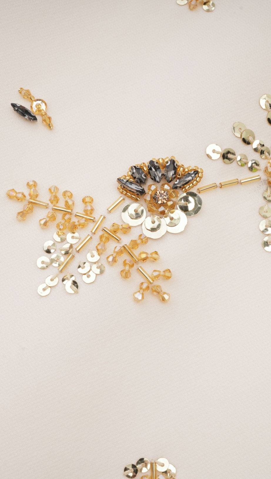 Cyrielle Minikleid mit Kristallverzierung 