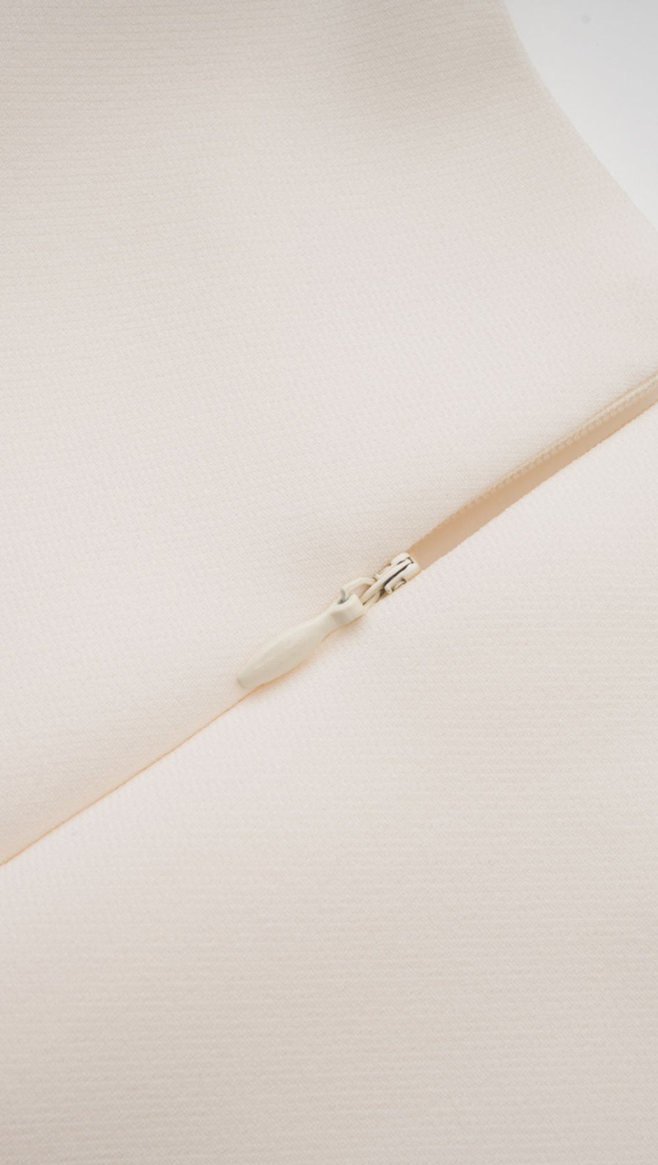 Cyrielle Minikleid mit Kristallverzierung 