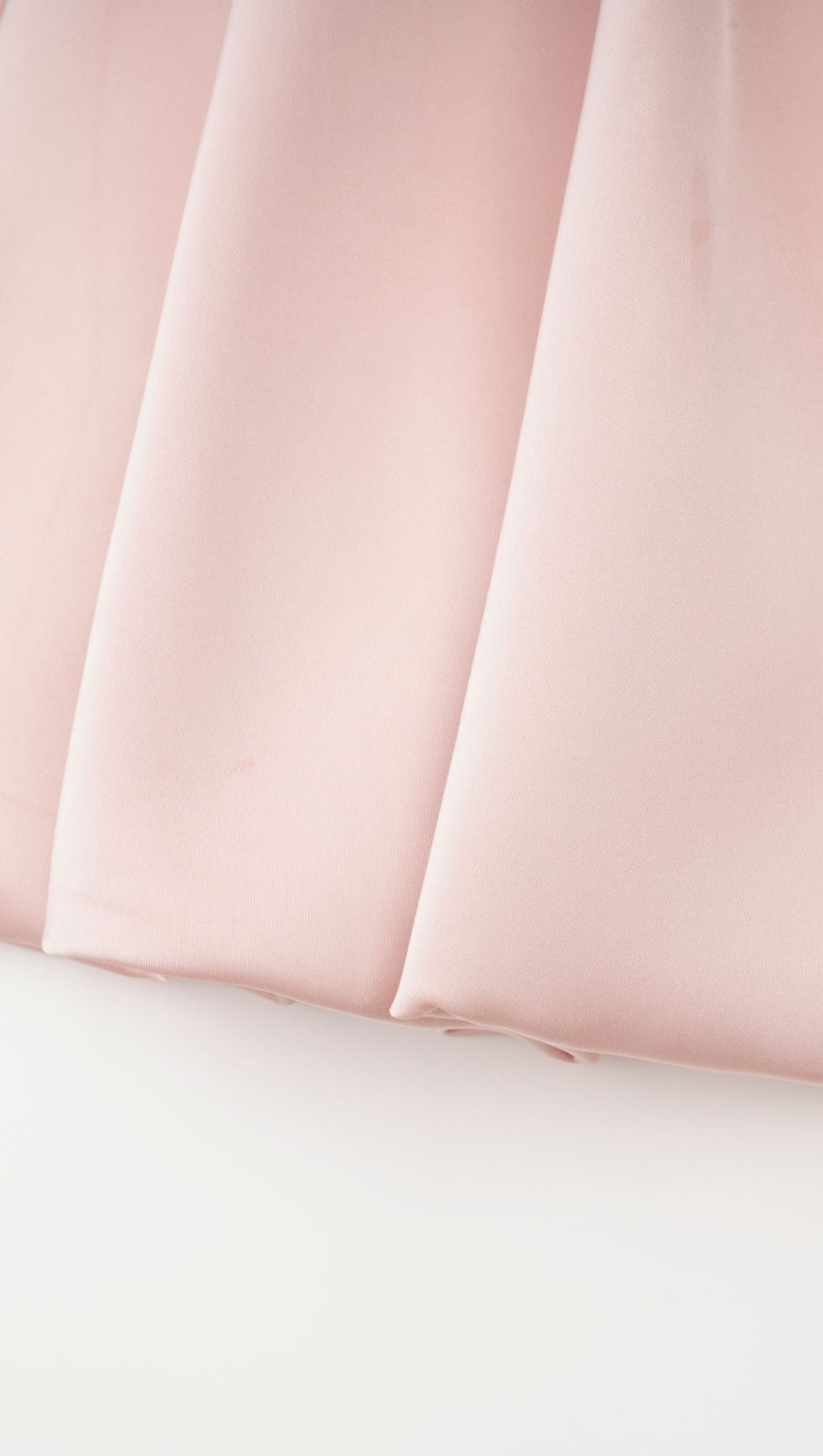 Axelle – Plissiertes Minikleid mit Kristallverzierung 