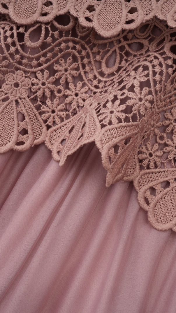 Inès Spitzen-Midikleid mit Cut-outs 