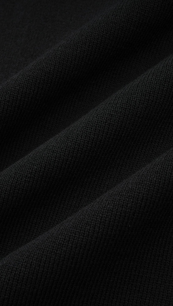 Fabienne – Schwarzes, verziertes, gerüschtes Strick-Minikleid 