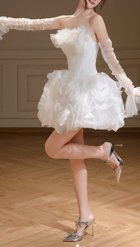 NOAH FIT AND FLARE FLOWER APPLIQUE ORGANZA MINI DRESS IN WHITE