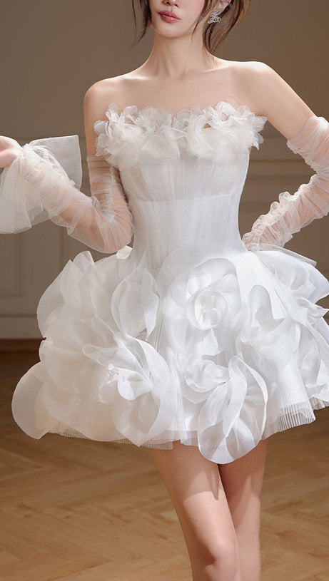 NOAH FIT AND FLARE FLOWER APPLIQUE ORGANZA MINI DRESS IN WHITE