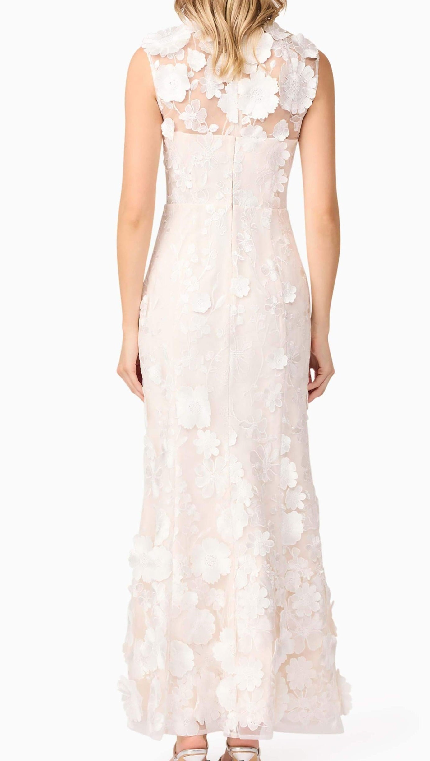 YVETTE 3D FLOWER EMBROIDERY GOWN IN WHITE
