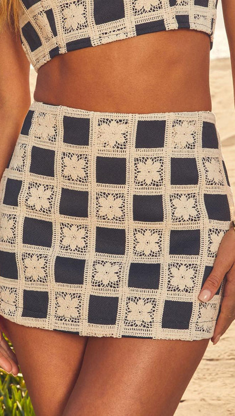 BLACK-MULTI FLORAL CROCHET MINI SKIRT