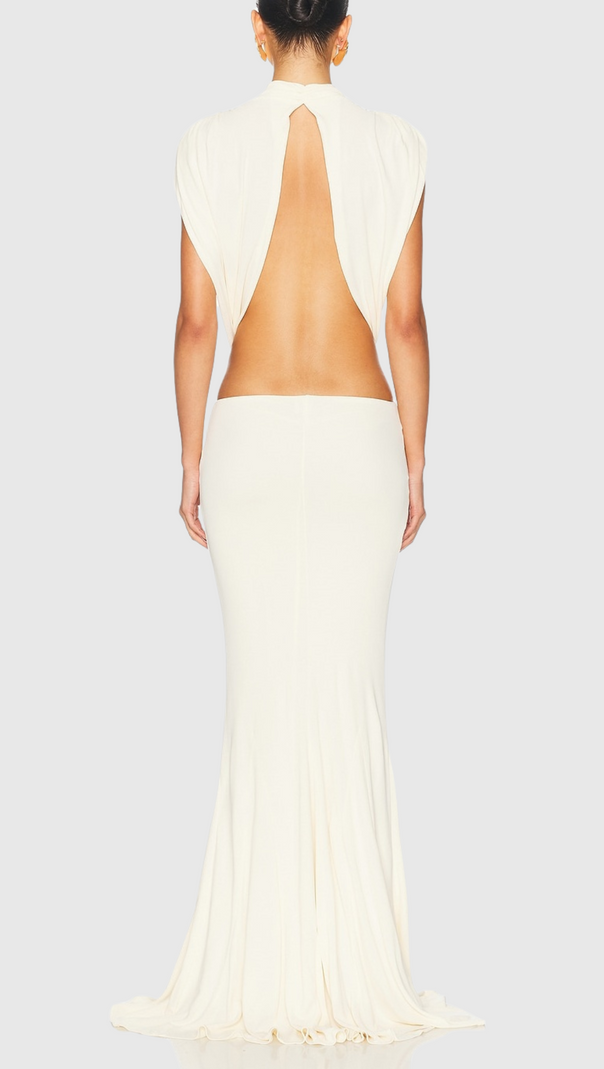 Bernice – Rückenfreies Maxikleid mit Schleifenaufnäher in Weiß