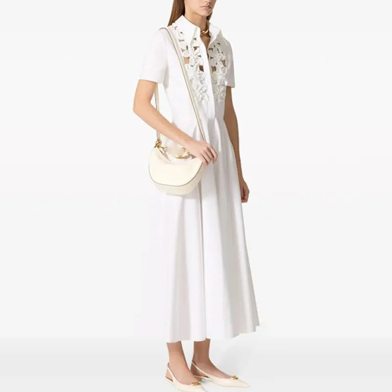 ETHEL – Maxikleid mit Blumenmuster und langen Ärmeln in Weiß