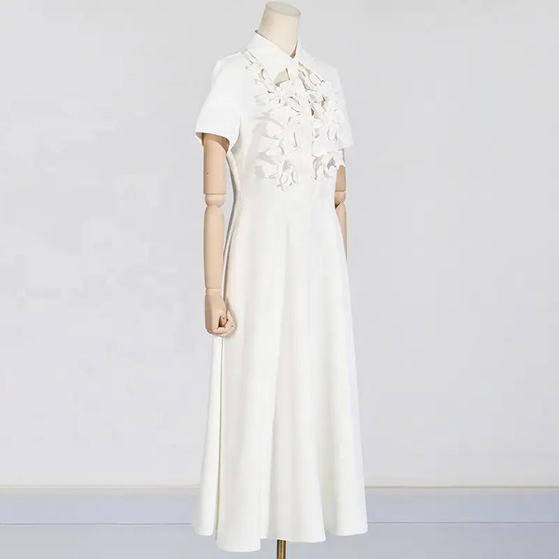 ETHEL – Maxikleid mit Blumenmuster und langen Ärmeln in Weiß