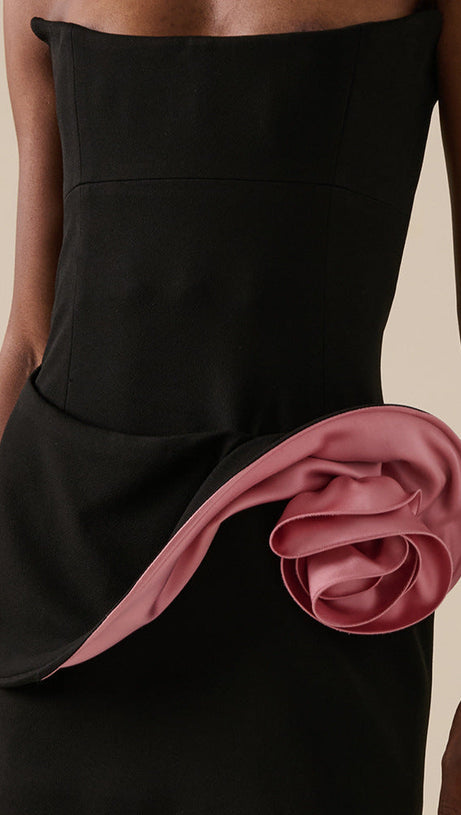 DARLENE STRAPLESS FLORAL MINI DRESS IN BLACK