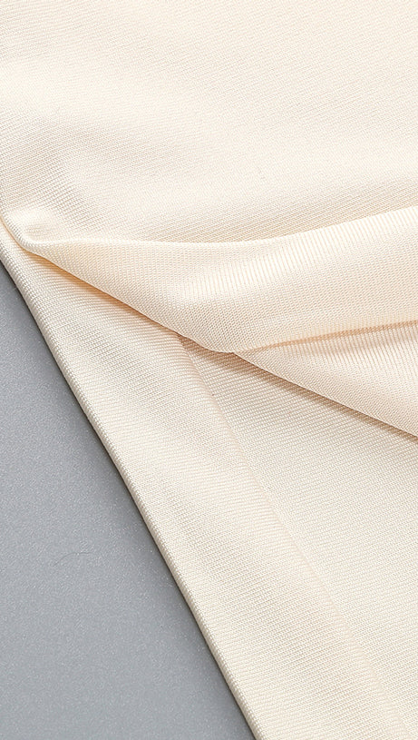 Neckholder-Maxikleid mit Kristall-Zopfmuster in Elfenbein