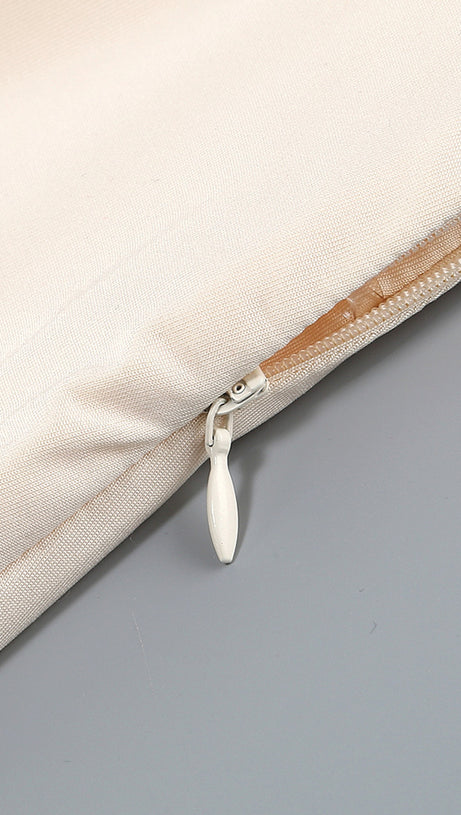 Neckholder-Maxikleid mit Kristall-Zopfmuster in Elfenbein