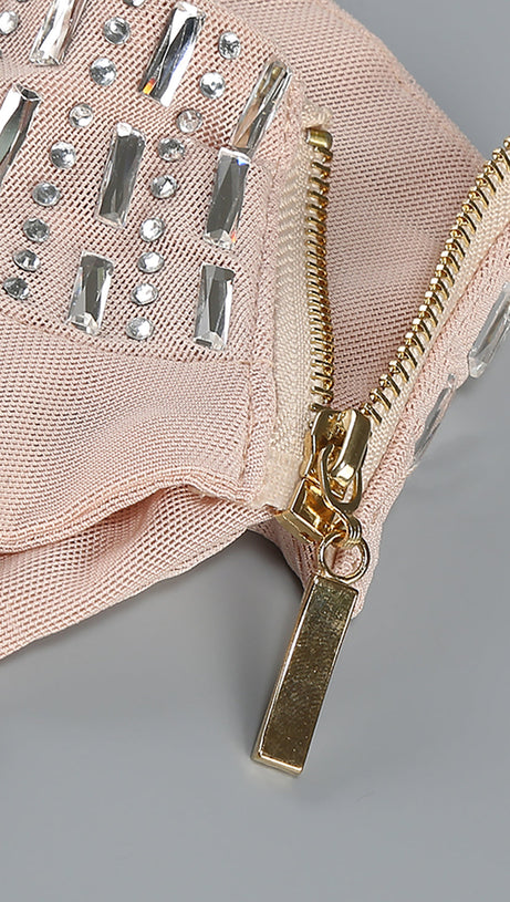 Neckholder-Kleid mit Kristallverzierung