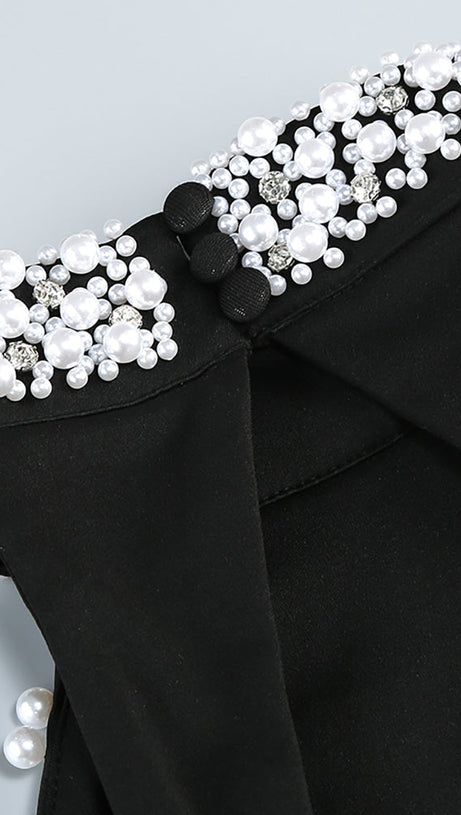 Neckholder-Ballkleid mit Perlen