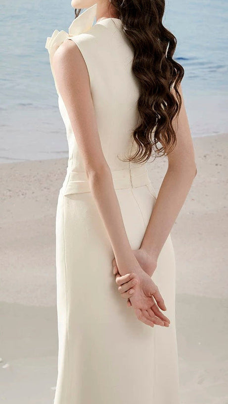 ALANI FLOWER SLIM SPLIT MIDI DRESS IN APRICOT