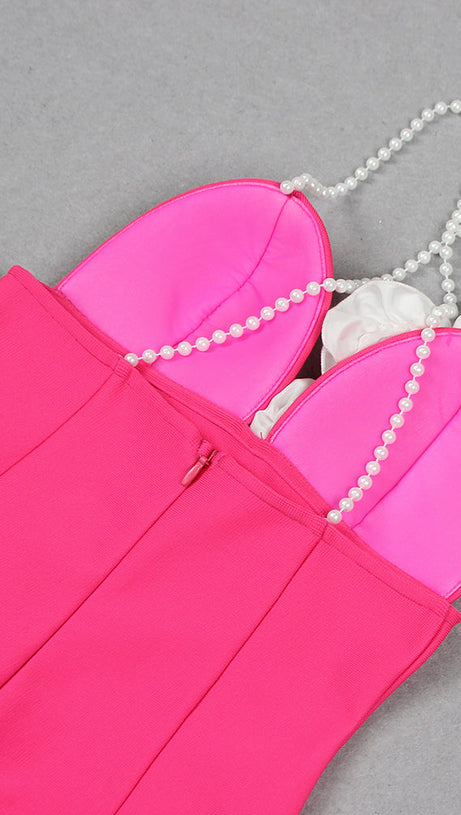 ABITO LUNGO CON SPALLINE DI PERLE E FIORI ROSA SHOCK