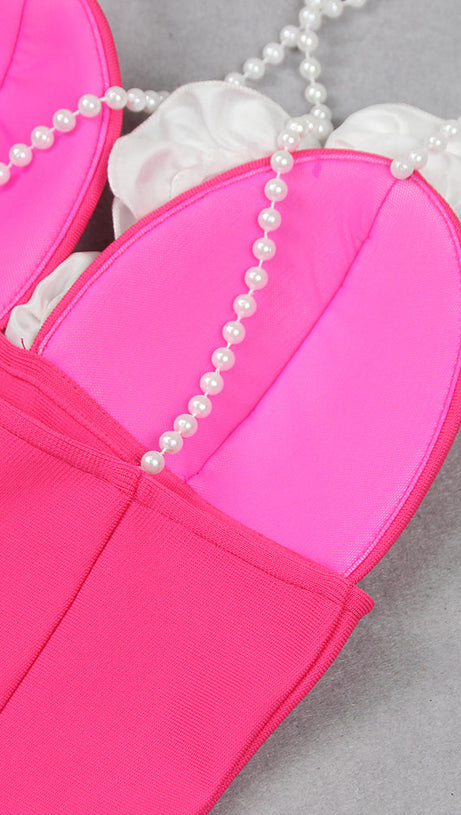 ABITO LUNGO CON SPALLINE DI PERLE E FIORI ROSA SHOCK