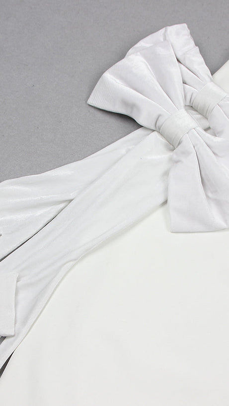 WHITE BACK BANDAGE MAXI DRESS WITH GLOVES