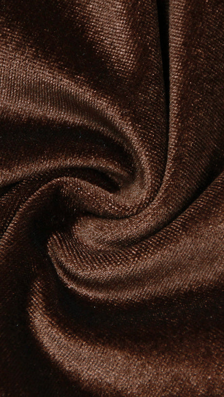 TRÄGERLOSES MIDI-SAMTKLEID MIT BUSTIER UND FEDERSAUM IN BRAUN 