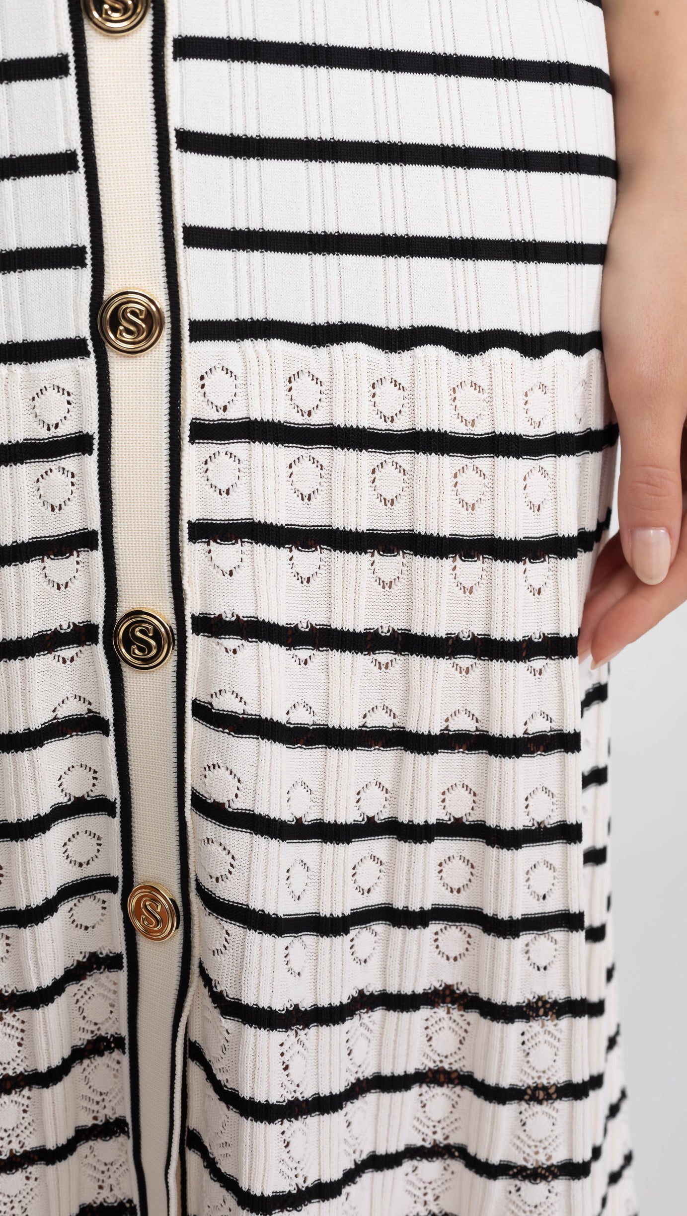 Striped Sleeveless Knit Midi Dress With V-Neck And Gold Buttons - White/Black