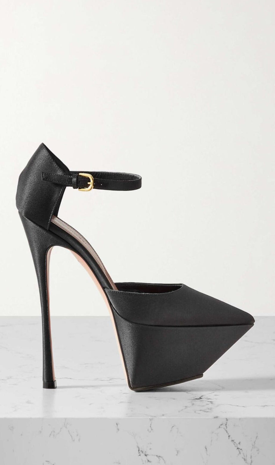 DÉCOLLETÉ CON PLATEAU IN NERO