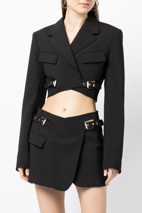 JAYLA CROPPED CUTOUT BLAZER IN BLACK