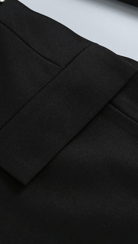 TRÄGERLOSER JUMPSUIT LANGARM-STRASS-BLAZER