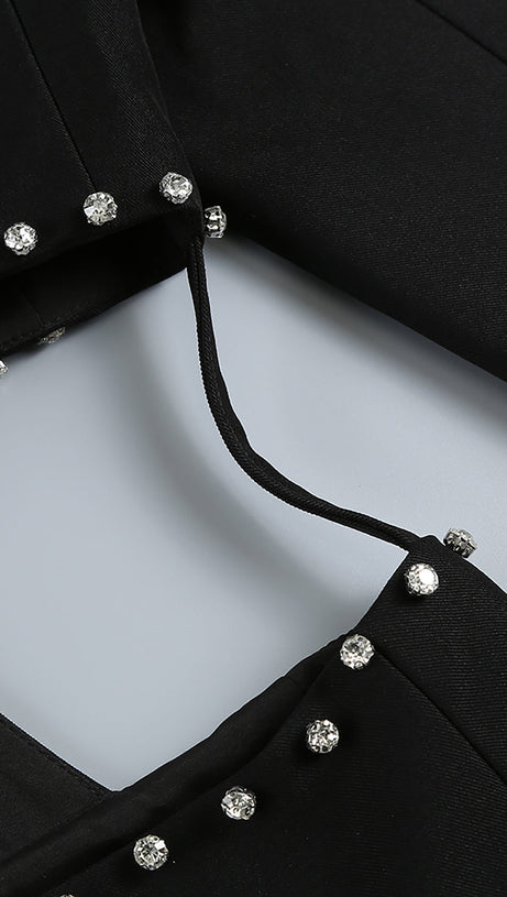 TRÄGERLOSER JUMPSUIT LANGARM-STRASS-BLAZER