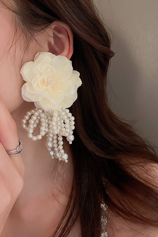 AIIZIE LYDIA FLORAL PEARL EARRINGS - product image