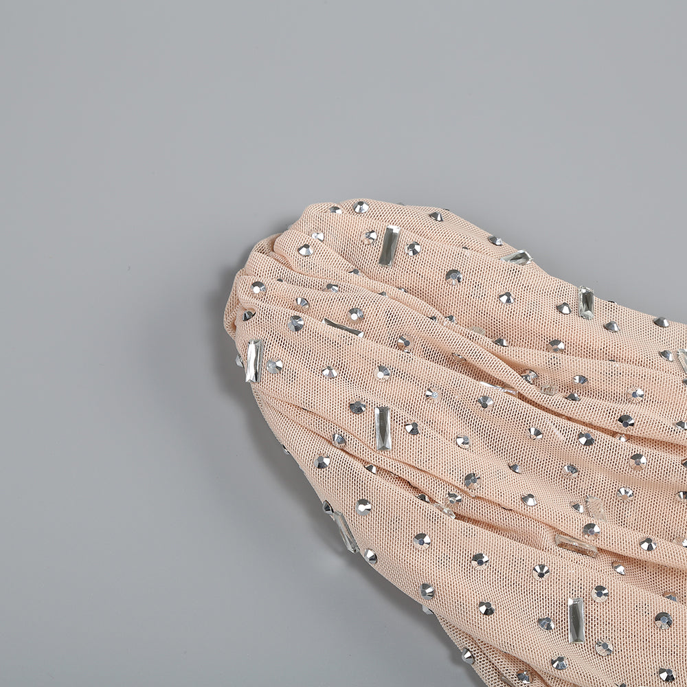 TIEFSCHNITT-NETZKLEID MIT VERZIERUNG UND RÜSCHEN 